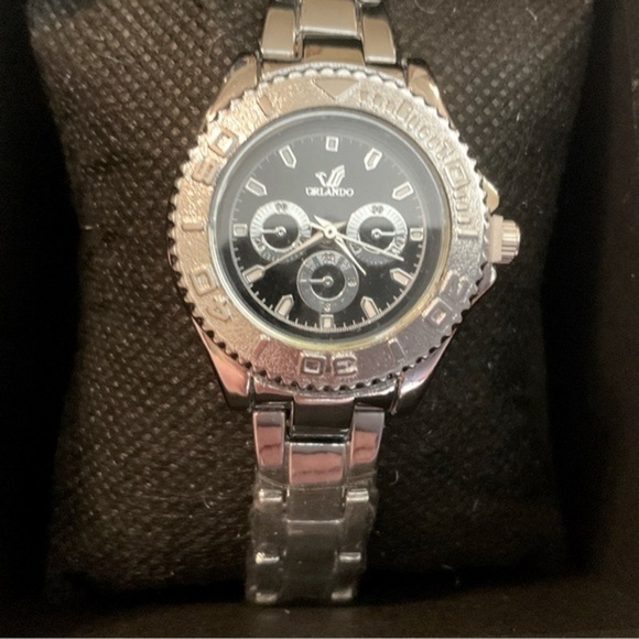 Ladies Silvertone Watch NWT - Picture 11 of 11